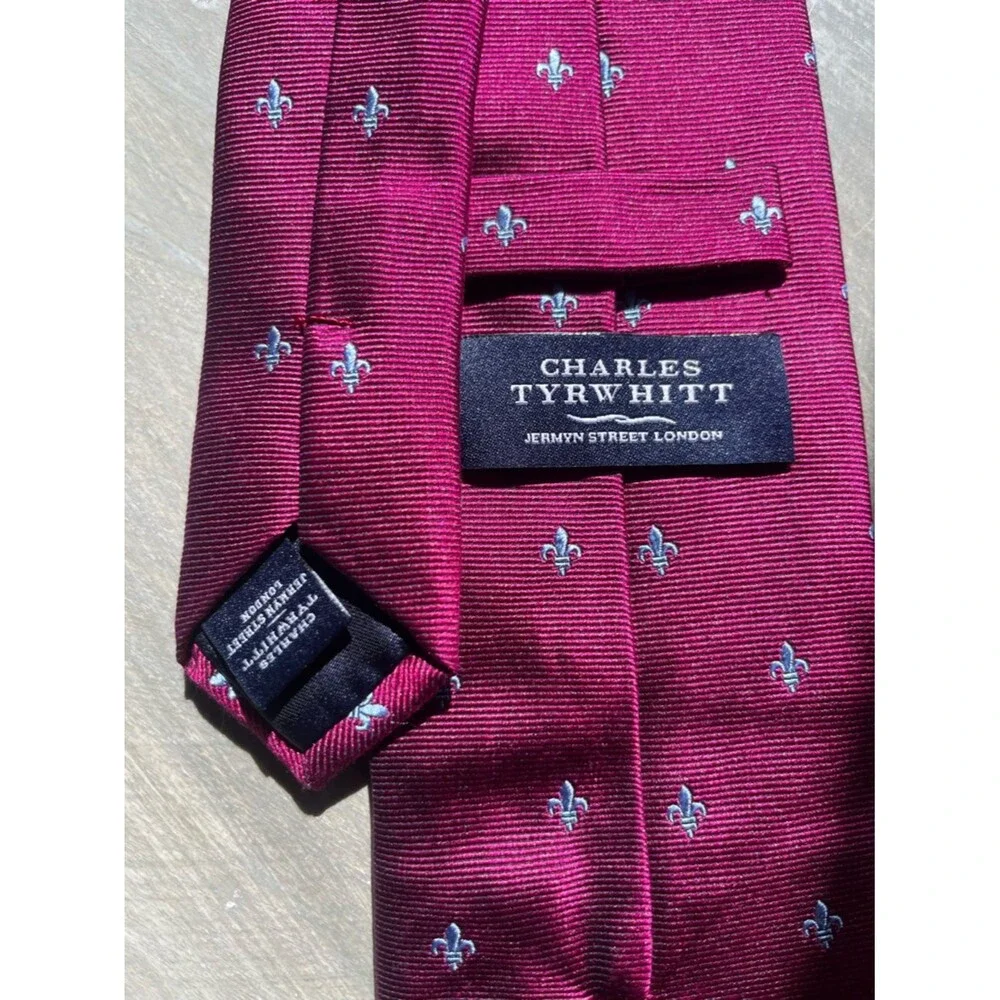 Charles Tyrwhitt Wine Red Silk Tie with Blue Fleur-de-Lis
